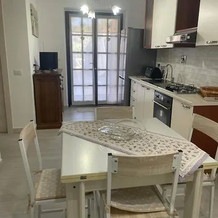 La Casa Al Mare Da Franca Apartament